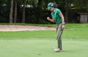 Laura Caetano comemora