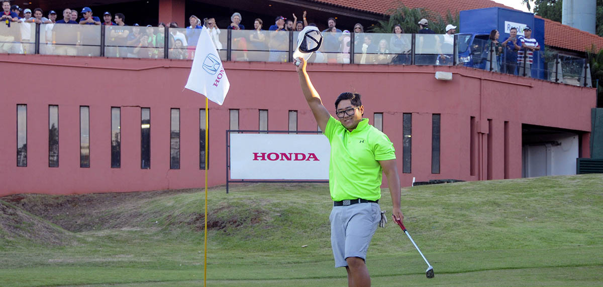Matheus Park comemora título do Honda Open - Aberto do Ipê. Fotos: Ricardo Fonseca/F2 Comunicação